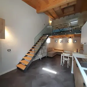 iseo-loft-comfort-in-downtown.it-lombardy.com/